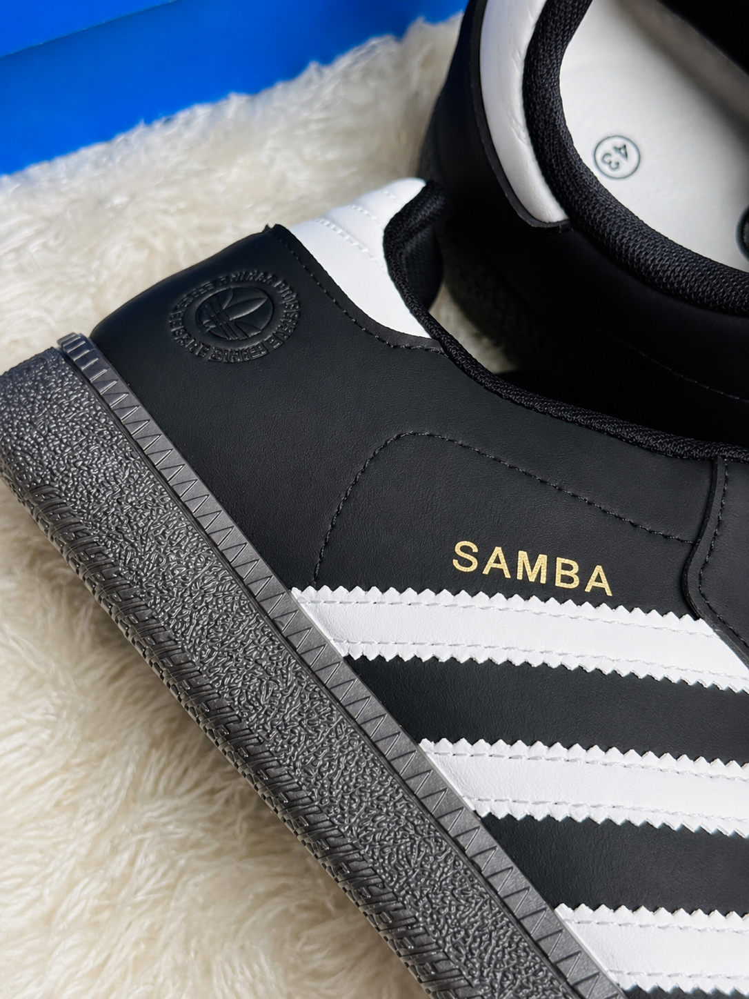 Women's Samba Classic Black Sneakers